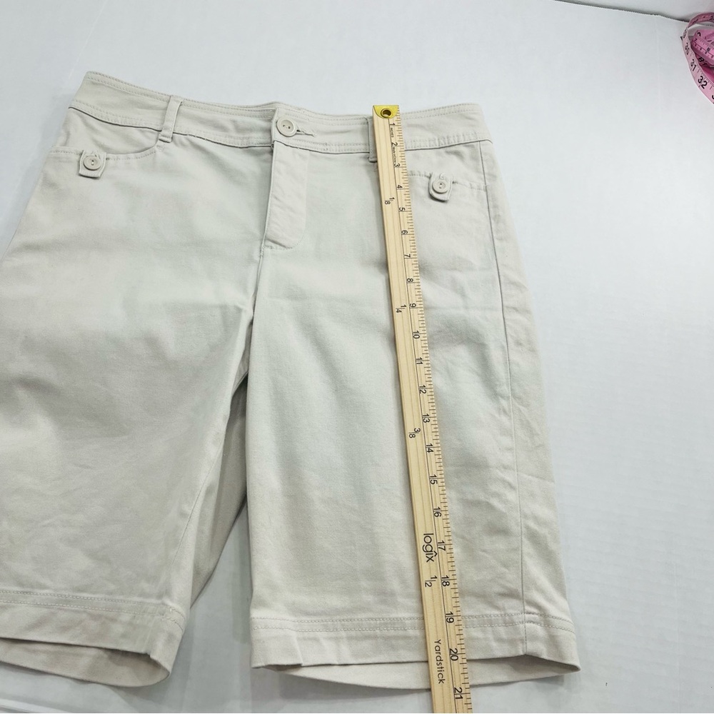 🤍 St. John’s Bay Bermuda Shorts – Classic Chic Staple 🤍 - Picture 7 of 9